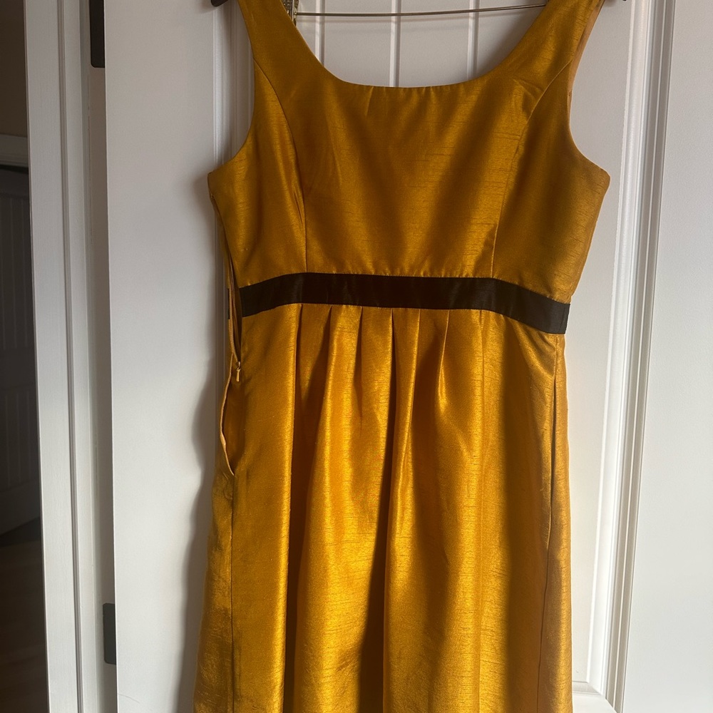Limited dress with POCKETS. Gorgeous gold yellow